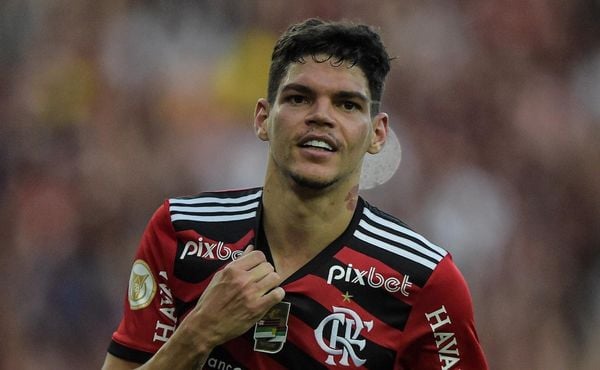 Ayrton Lucas, lateral esquerdo do Flamengo