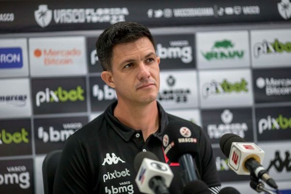Mauricio Barbieri concede entrevista coletiva na apresentação como novo técnico do Vasco