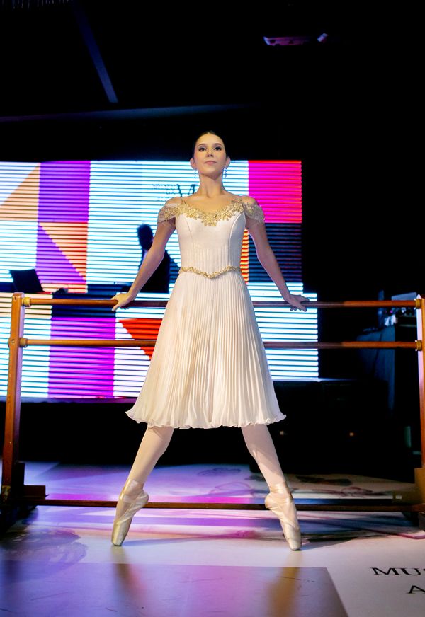 Alice Devens comemora  16 anos 