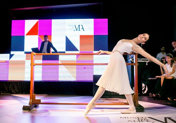 Alice Devens comemora  16 anos 