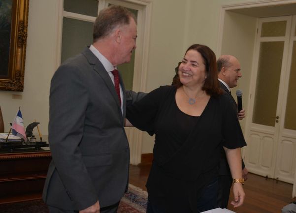 Valésia Perozini continua no cargo de chefe de Gabinete do governo do Estado