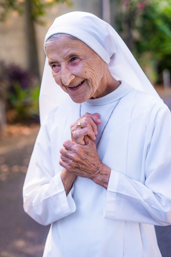 Irmã Otília se dedica a pacientes de hospital em Cachoeiro 
