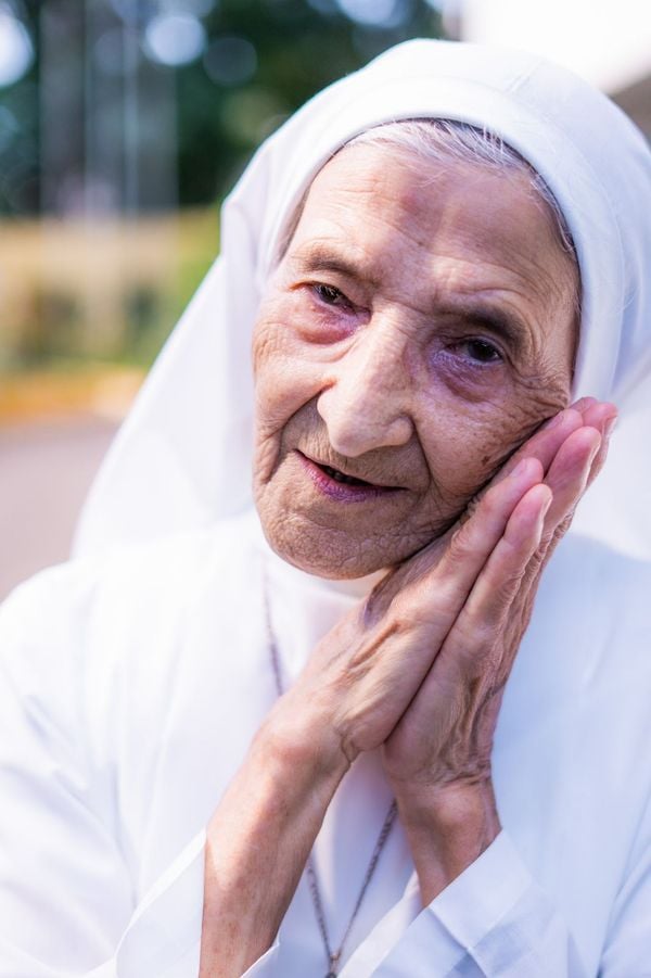 Irmã Otília se dedica a pacientes de hospital em Cachoeiro  por Rafael Duarte 