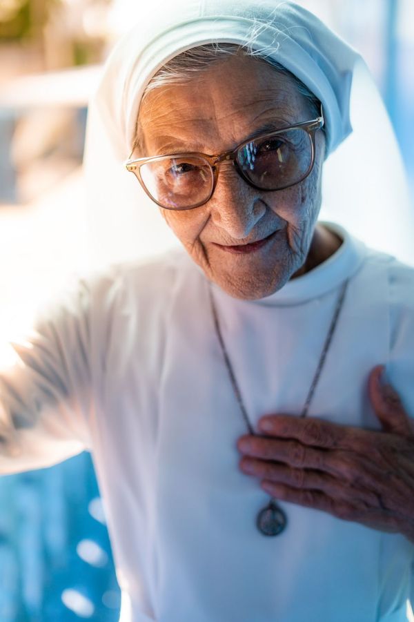 Irmã Otília se dedica a pacientes de hospital em Cachoeiro 