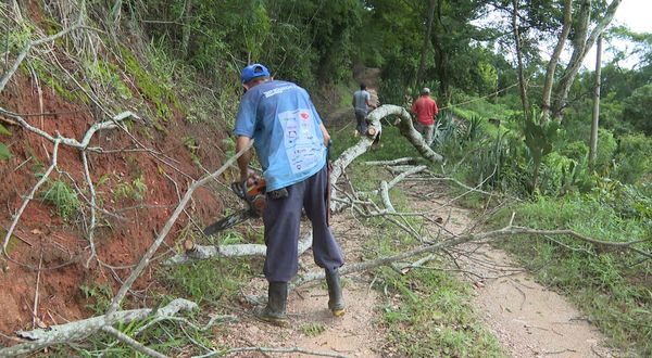 Moradores de bairro ficam sem energia por mais de 30 horas