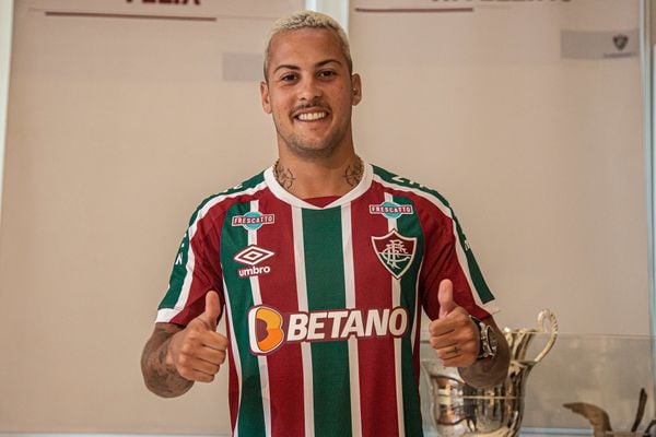 O lateral Guga é o novo reforço do Fluminense