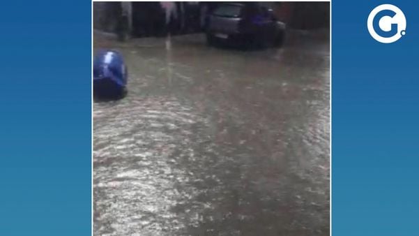 Rua na localidade de Barra do Riacho tomada pela água