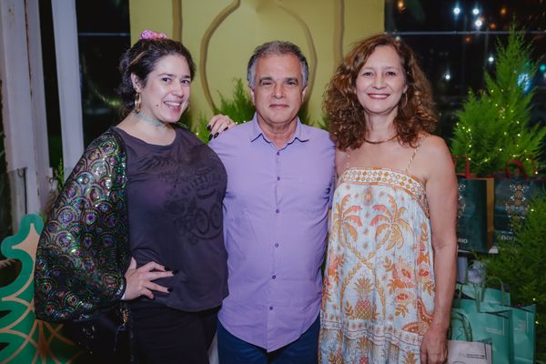 Ariana Caiado, Ralph Caiado e Jocelia Barbara