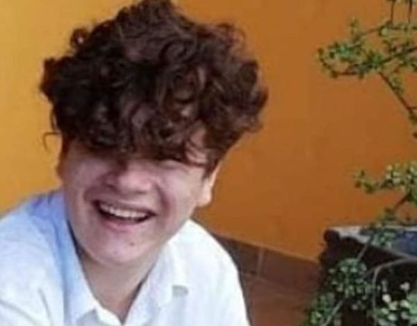 Luan Oliveira Caron, de 16 anos, desapareceu após entrar no Rio Pequeno, em Linhares