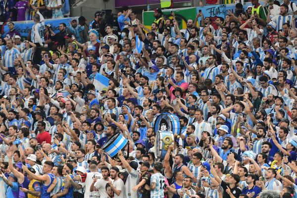 Torcida da Argentina em jogos da Copa do Mundo do Catar por Vitor Jubini