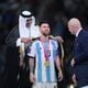 Messi levanta a taça da Copa do Mundo
