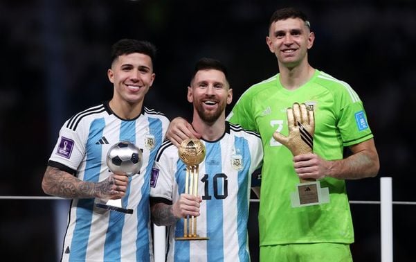 Enzo Fernández, Messi e Emi Martínez, premiados na Copa do Mundo do Catar
