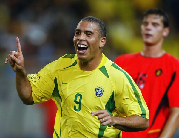 Ronaldo comemora gol durante a Copa do Mundo de 2002