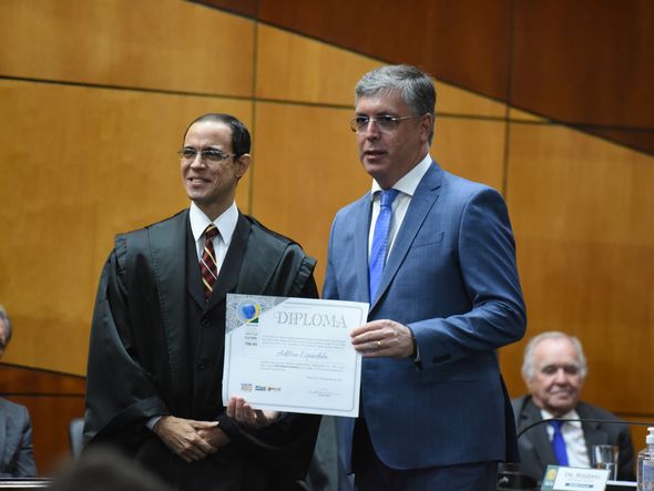 Adilson Espindula recebe do TRE-ES o diploma de deputado estadual  por Carlos Alberto Silva