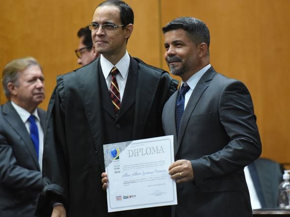 Allan Ferreira recebe do TRE-ES o diploma de deputado estadual  por Carlos Alberto Silva