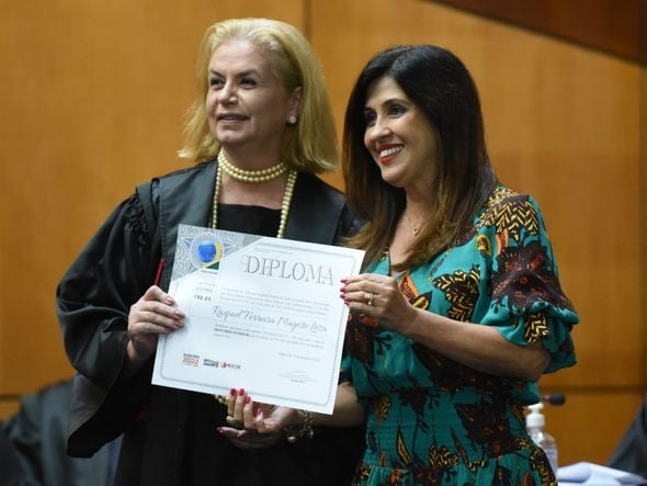 Raquel Lessa  recebe do TRE-ES o diploma de deputado estadual  por Carlos Alberto Silva