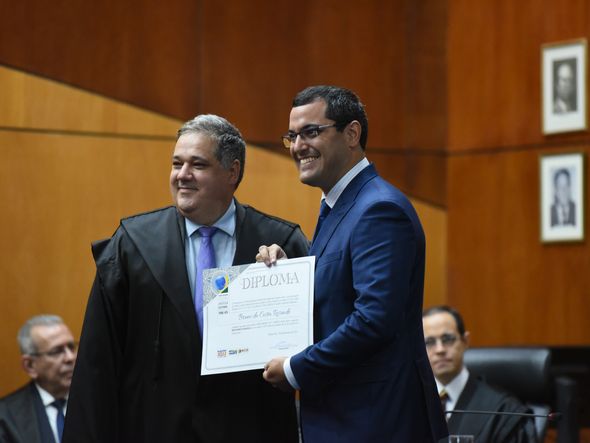 Bruno da Costa de Resende recebe do TRE-ES o diploma de deputado estadual  por Carlos Alberto Silva