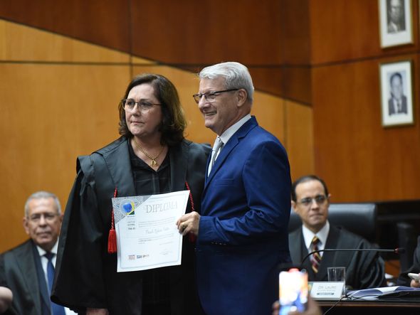 Paulo Roberto Foletto é diplomado deputado federal pelo TRE-ES por Carlos Alberto Silva