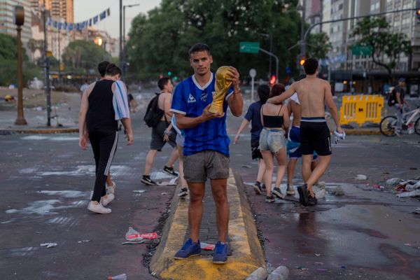 Movimento na cidade de Buenos Aires, na Argentina, na madrugada desta segunda-  feira,
