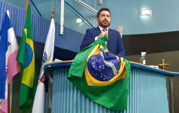 Antes de ser preso, Armandinho Fontoura foi eleito presidente da Câmara de Vitória para o biênio 2023/24