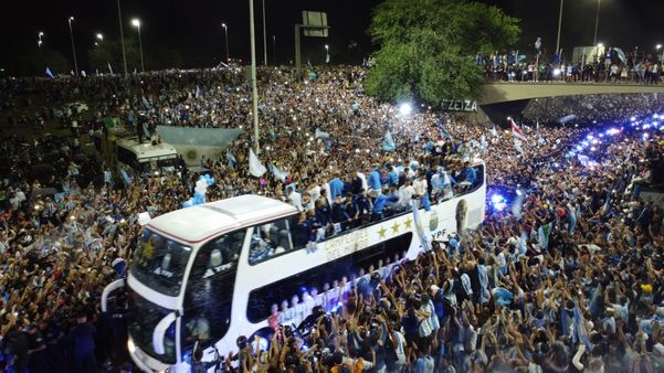Argentinos fizeram a festa para receber elenco vencedor da Copa do Mundo