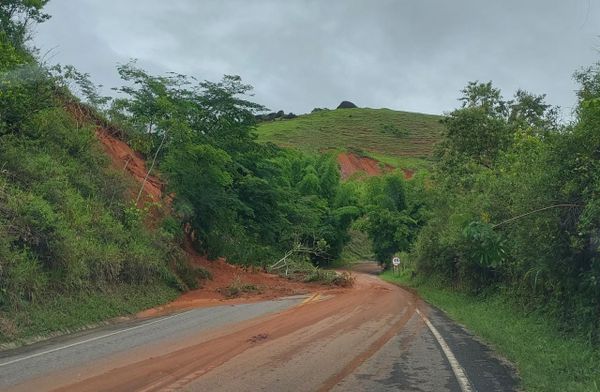 Estarada que liga BR 393 a Mimoso do Sul  por Bruna Hemerly 
