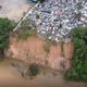 Imagem - Túmulos ficam à beira de precipício após fortes chuvas em Linhares