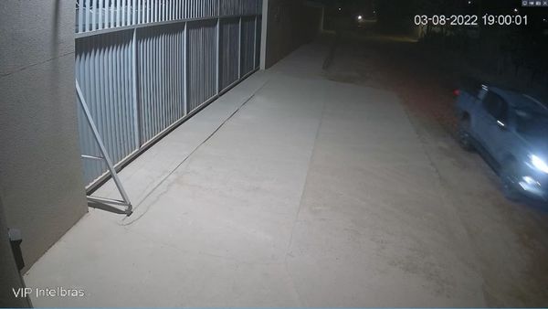 Às 19h, a última imagem do carro do perito foi registrada, quando entra no bairro Xuri, local onde foi abandonado e queimado por Divulgação/Polícia Civil