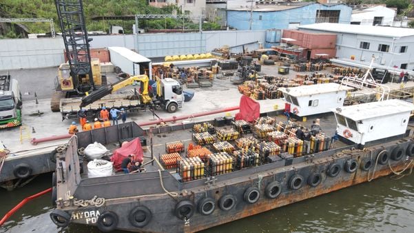 Vila Velha prepara fogos para show pirotécnico do Réveillon 2023 por Kielson Nascimento