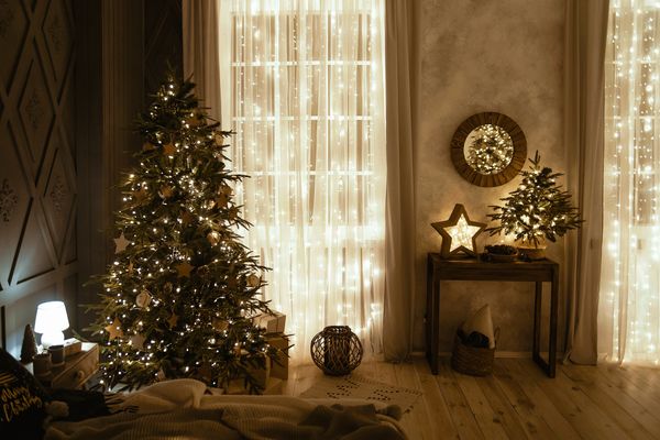 Como decorar a casa para receber o ano novo: é sempre bom ter pontos de luz no ambiente