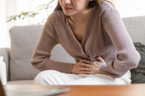 Gastrite, úlcera ou refluxo: todas têm sintomas parecidos mas são bem diferentes