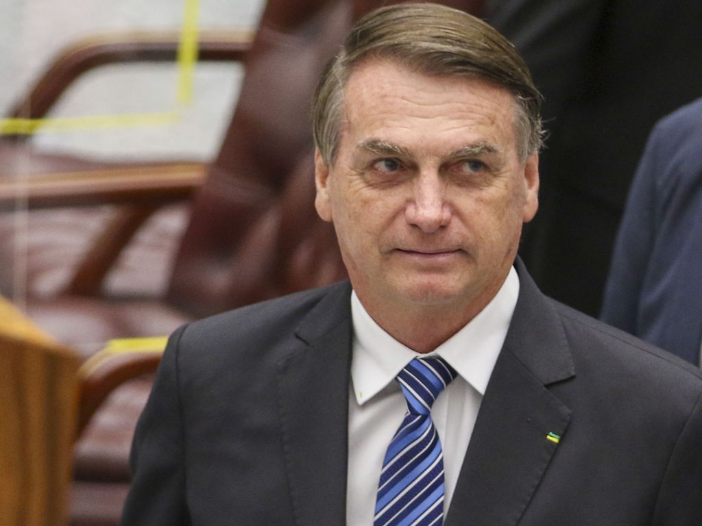 A Gazeta | Bolsonaro é Internado Em Hospital Nos EUA Após Sentir Dores ...