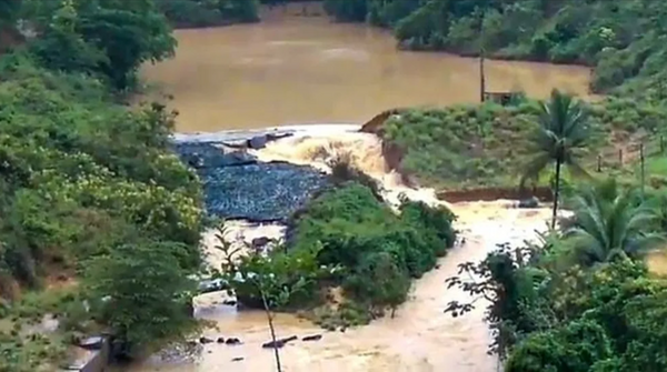 Barragem que corre o risco de romper em Colatina, no Espírito Santo