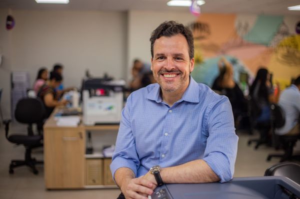  Fernando de Souza Aguiar,  diretor Comercial e de Marketing da Samp