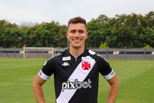 Vasco anuncia a contratação do zagueiro Manuel Capasso