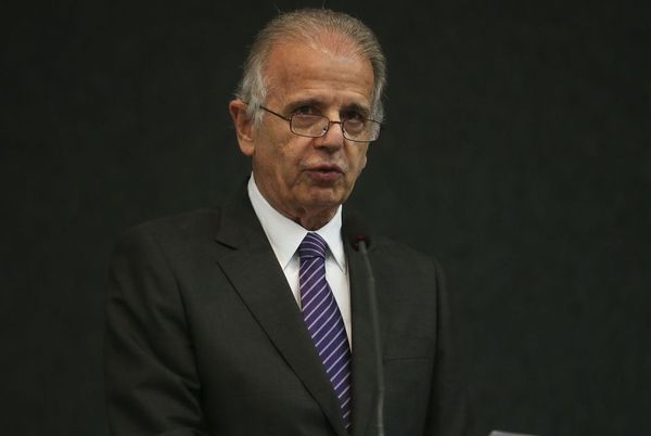 José Múcio Monteiro é o ministro da Defesa