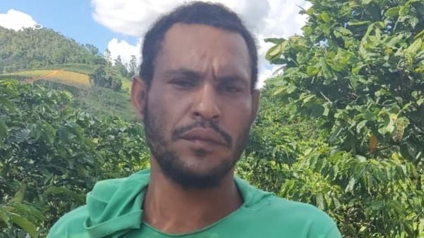 Gilvan Barbosa Teixeira, 31 anos, é suspeito de matar Murilo Costa de Oliveira, de 32 anos, a facadas, na noite de quinta-feira (29), na comunidade de Barra do Primavera, em Rio Bananal