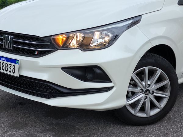 Fiat Cronos Drive 1.3 AT 