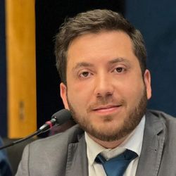Vereador de Vitória foi condenado, em primeira instância, a 3 anos e 3 meses de reclusão, além do pagamento de 26 dias-multas; decisão judicial "apresenta contradições evidentes em relação aos fatos apurados", diz nota enviada pela defesa