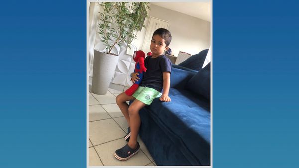 Gabriel da Silva Comerio Trancoso vai completar quatro anos em janeiro e só sofreu ferimentos leves no pé direito nessa sexta-feira (30)