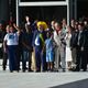 Imagem - Lula recebe faixa de criança, indígena, negro, mulher, operário e pessoa com deficiência