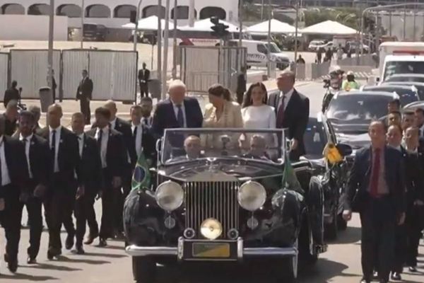 A posse de Lula e Geraldo Alckmin começou na Catedral de Brasília, por volta das 14h20 por Reprodução