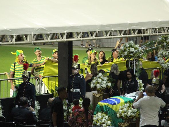 Velório de Pelé realizado na Vila Belmiro, em Santos por Alberto Borém