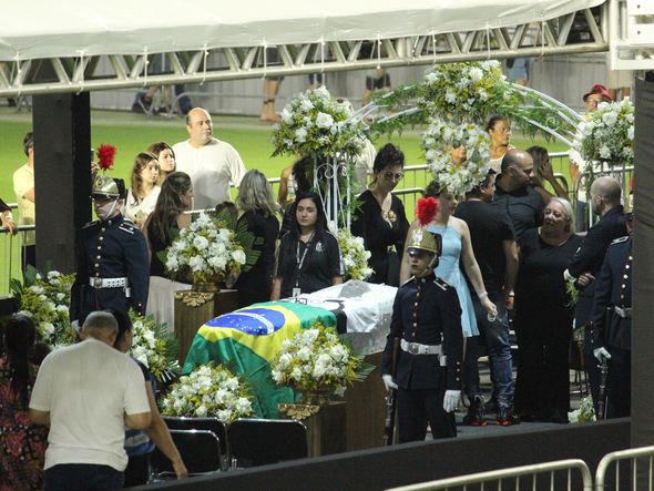 Velório de Pelé realizado na Vila Belmiro, em Santos por Alberto Borém