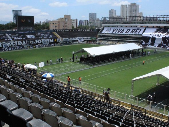 Velório de Pelé realizado na Vila Belmiro, em Santos (SP) por Alberto Borém
