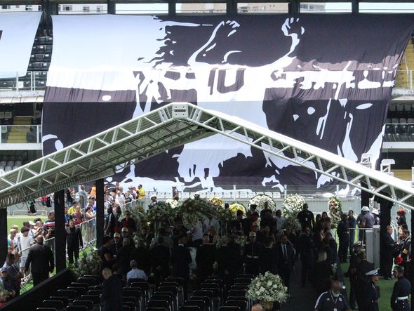 Velório de Pelé realizado na Vila Belmiro, em Santos (SP) por Alberto Borém