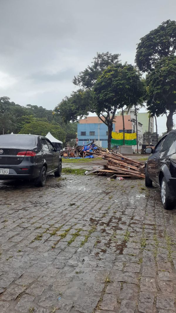 Acampamento em frente ao quartel do Exército no ES por Felipe Sena