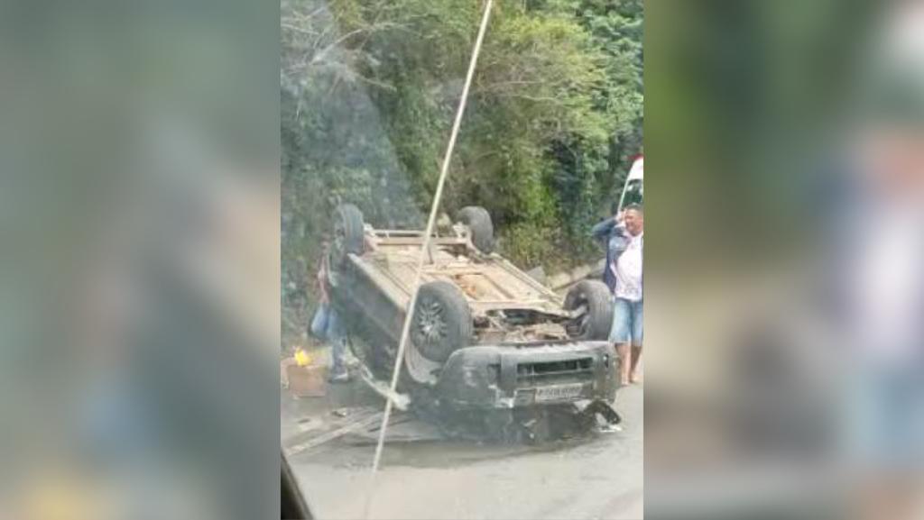 O acidente foi registrado na manhã desta segunda-feira no Km 82, na altura de Aracê, distrito de Domingos Martins