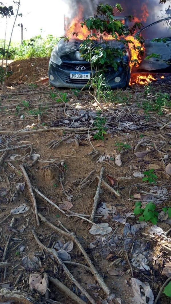 A Gazeta | Ossada é Encontrada Dentro De Carro Que Pegou Fogo Em Vila Pavão