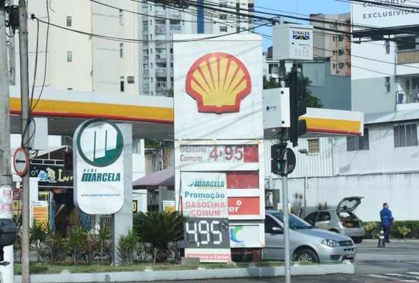 Gasolina tem aumento de preço na Praia de Santa Helena por Carlos Alberto Silva